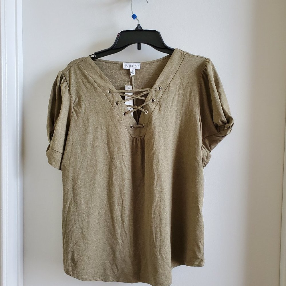XL Green Top with Laced V-neck & Puffy Sleeves
